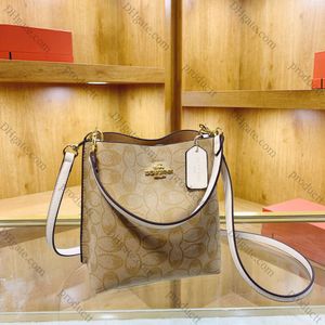 2024 Store Wholesale Designer Bags Shoulder Bag High End and Large Capacity Womens One Diagonal Cross Handbag Fashionable Trendy Bucket Mollie Crossbody