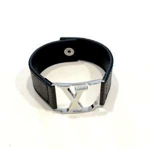 Designer smycken silver svart läder armband män charm armband för kvinnor bred hand rem brun blommönster guld logotyp stämpel 299r