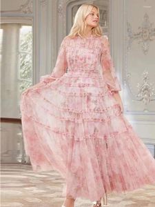 Sukienki swobodne luksusowe damskie wybiegi seksowne słodkie wiosna wysokiej jakości moda siatka różowa czerwone ciasto urodziny dość długie dla kobiet