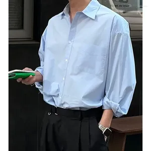 Erkek sıradan gömlekler 2024 Kore moda açık mavi gömlek Erkekler uzun kollu düz renk basit yaka düğmesi cep gevşek erkekler