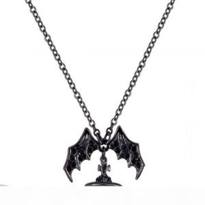 Drottning Moder Demon Evil Titanium Black Wings Diamond Saturn Necklace Super Cool Punk Bat291o