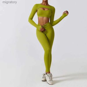 Damen -Trailsuits Damen Sport Yoga Set Training Anzug Sportswear Sport Leggings nahtloser Fitness BH Kurzarmed Top Long Sheak Yoga YQ240422