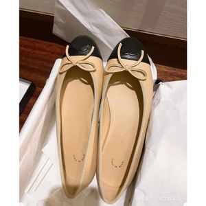 Designer Ballett Flats Schuhe Paris Brand Designer Black Ballet Flats Schuhe Frauen Frühling gesteppt echtes Lederschlupf auf Ballerina Luxus runde Zehen Damen Kleidschuhe