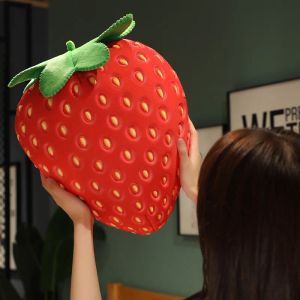 Dockor 35 cm Livsliknande färsk Strawberry Plush Toy Simulation Fruit Doll Kids Soff Soff Pillow Cushion Lovely Children's Birthday Presents