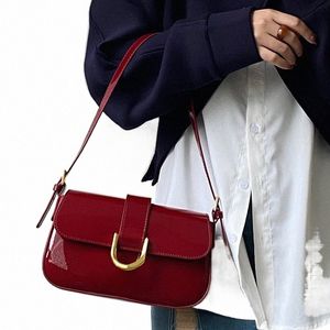 het försäljning vintage sadel liten patent läder axel väska kvinnor lyx design trend röd klaff handväskor fi crossbody väska s1th#