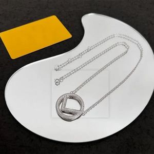 Kvinnors designer halsband smycken mode damer diamant bokstäver halsband 925 silverkedja hänge halskläder för mens bröllop lyx2698172