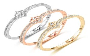 ファッションブレスレットチャームシルバーラブラブバングルデザイナーデザイナーブレスレット男性のための贅沢cjewelerチャームチェーンネイルクローバーTI6602746