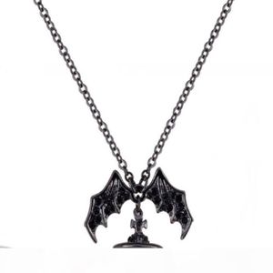 Drottning Moder Demon Evil Titanium Black Wings Diamond Saturn Necklace Super Cool Punk Bat245o