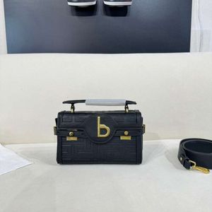 Designer Bag Luxury BA2024 Tygväskor Ny B-Buzz-serie Lychee Mönstrad liten handväska Crossbody Bag med roterande Buckle Gold Antique Hardware Påsar