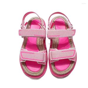 Scarpe casual sandali di suola spessa rosa sandali aperta gancio di punta da donna piatto scarpone estate altezza di design estate aumentano in uscita
