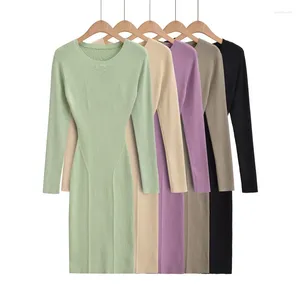 Casual klänningar längtar efter kvinnor 2024 Fall mode midi klänning svart koreansk stil stickad grön ärm vintage kläder