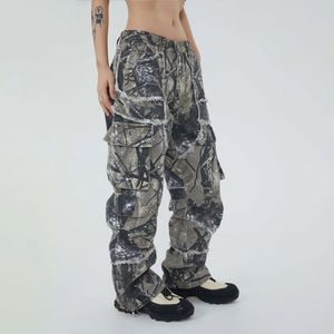 Multi-Pocket Workwear Denim Wide-Leg Pants Unisex Trendy Camouflage Distressed Retro Tassel High-Waisted Wear-Resistant Jeans 240410