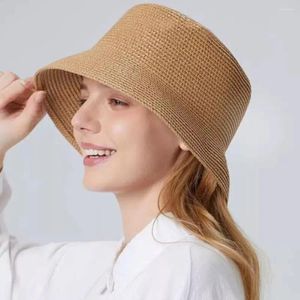 Berets Women Foldabl Straw Bucket Hat في الهواء الطلق في الهواء الطلق ألوان صلبة الصيف سفر شمس أغطية شمس واسعة الصياد