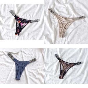 Sexig kvinnors strassbyxor Bomull thongs bryter leopard zebra rosa underkläder underkläder