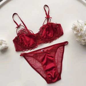 Bras Sets Sexy Lingerie Underwear Women Set Gather Unlined Small Bra Push Up French Pure Thin Lace Red Satin Brassiere Panties