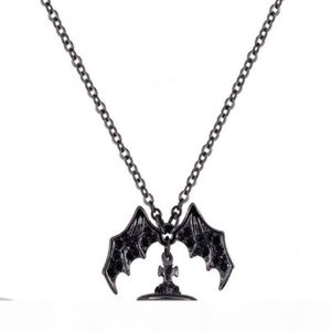 Queen Mother Demon Evil Titanium Black Wings Diamond Saturn Necklace Super Cool Punk Bat227J