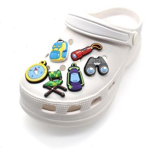 Anime Baby Boy Camping Charms Großhandel Kindererinnerungen lustige Geschenkkarikaturen Charms Schuhzubehör