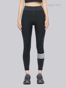 TB Leggings für Frauen in Winterplüsch und verdickter Haifischhosen für äußere Verschleiß Frauen warme Hosen enge Hosen Bein Trimmen und JK -Leggings für Frauen