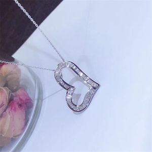 Сердце Лав Моассанит Алмазный подвеска Реальное 925 Серебряное серебряное обаяние Свадебные подвески для женщин