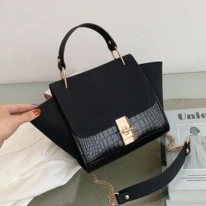 Waist Bags Europe And The United States Retro Simple Batwing Ladies One-shoulder Oblique Span Handbag