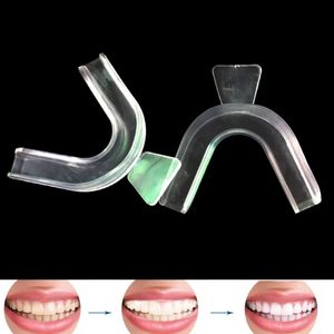 1pc Transparente Guard Night Guard Gum escudo de dentes branqueando as bandejas para o Bruxismo Retinging Dental for Boxing Basketball