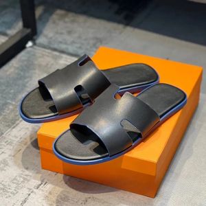 Designer chinelos homens sandálias de couro de vaca, chinelos de praia de moda de moda de verão Sapateiros planos de gladiadores Flip Flip Shoe, 38-46