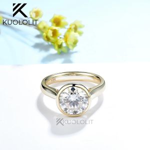 Display Kuololit 2.5ct Round Moissanite Ring for Women Soild 14k Yellow Gold Bezel Set Diamond Ring for Engagement Christmas Gifts