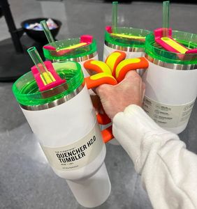 Nuovo neon White Pink Parade Tumbler Quencher H2.0 40 once in acciaio inossidabile manico Coperchio e paglia Taglie di auto di 2a generazione per viaggi da viaggio Bottiglie d'acqua