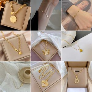 High Quality Luxury Necklace New Diamond Inlaid Titanium Steel for Womens Versatile Instagram Popular Light collarbone Chain with and Colorless Jewelry