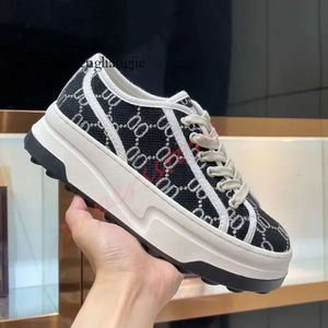Guicc Shoes 2023 Designer Luxury Trims Fabric Thick-soled Shoes Women Casual Shoes High Top Letter High-quality Sneaker Italy 533