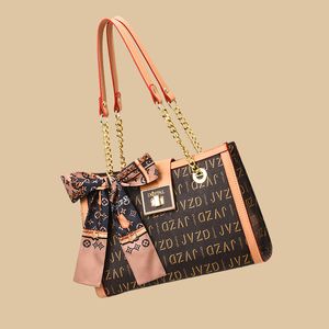 Sales Ladies Shoulder Bag Classic Printed Chain Bag Street Trend Contrast Leather Handbag Horisontella multifunktionella färg Matchande Fashion Ryggsäck 6276