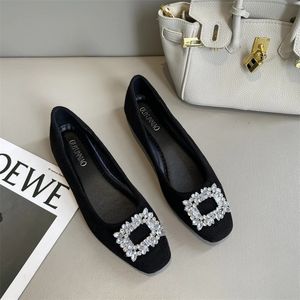 Scarpe piatti in tessuto satinato nero donna sequestrata di base di strass paillettes cristallo con fibbia con fibbia di diamante piatta da padella da scarpa da sposa da lavoro per donne scarpe 240422