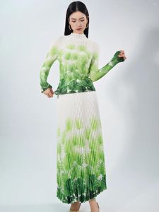 İş Elbiseleri Zarif Takım Yüksek İnce Moda Yeşil Baskı Uzun Kollu Üst Elastik Bel Etek İki Parçalı 2024 Varış