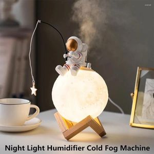 Luzes noturnas LED Astronauta Figuras de umidificador miniatificador de neblina Cold Machine Home Decora Presentes de Aniversário Resina Espaço Homem