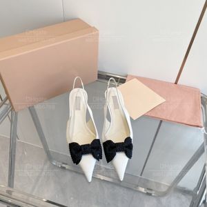 Top Mirror Quality Designer Sandals Mandled Classic Styles Women Sandals Sandals Sandals Soiree Siree Stoletto Obcina 5,5 cm Bow Wedding Heels 35-39 Rozmiar z pudełkiem