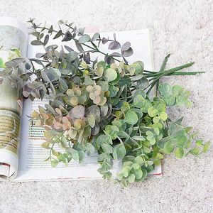 Dekorativa blommor konstgjord växt eukalyptus lämnar plastgröna växter falska hemrum dekoration diy bröllop brudbukett