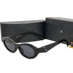 Женщина -дизайнерские солнцезащитные очки популярный стиль классические очки Goggle Outdoor Beach Sun Glasses для мужчины. Смешайте цвет. Пополнительная треугольная подпись