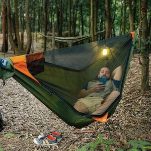 Camp Furniture Travelers camping outdoors with mosquito net hammocks increased anti roll over speed anti mosquito hammocks Y240423