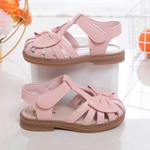 Slipper Cute Girls Sandals Bow Peep-toe 2024 New Soft Hook Loop Beige Kids Princess Shoes Casual Shoes PU Cute Children Shoes Non-slip Y240423