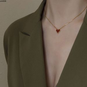 Fashion Luxury Pendant Necklace Designer Red Heart Jewelry Fresh Chains Gold Necklaces for Women Party Lady Golden Daily Jewellery