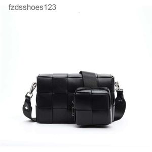 ES5D Trend Bag Woven Women's Cowhide Purse Tofu Cassette Lady Oblique Bottegs Designer Cross Classic 2024 Fashion Chest Creative Shoulder New Bags WX0Y