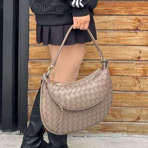 Сумки сумки с прямой сумкой женский кошелек Bottegs Forist New Fashion Madeny Designer Gemelli плечо Venets Womenswoven Женская кожаная подвеска