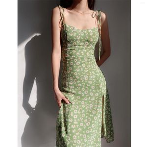 Casual Dresses Slim-Fit Side Slit Green Little Daisy Over-the-Knee Dress