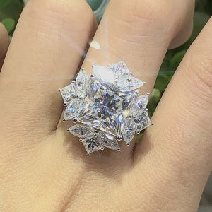 Bands Huitan Aesthetic Rings Women with Brilliant Cubic Zirconia Crystal Wedding Ceremony Party Ring High Quality Silver Color Jewelry