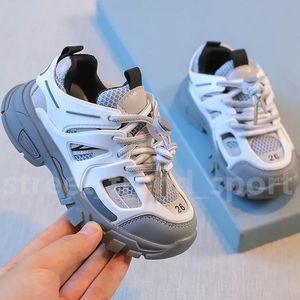 2024 Child Love Kid Fashion Shoes For Children Basketball Sneakers Baby Boy Athletic Shoe Hook Loop Designer för Youth Boy Toddlers EU 26-35 P23
