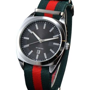 Internet berühmtes Nylon GG mit Kalender Multifunktional Uhr, modische Geschenkgeschenke wasserdichte Uhr Running Watch fließend Wasserdichte Sport Anti-Lederband