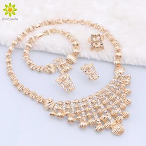 Strands Setos de jóias de cores douradas italianas para mulheres Brincos de colar de moda dubai Brincos anel Bracelet Bride Wedding Party Gift