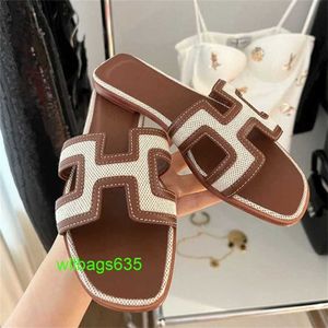 Oran Sandals Kadın Terlik Deri Aile Yaz Yeni Tatil Kız Plaj Moda Orijinal Düz Bot Logo 8il9 W1QT