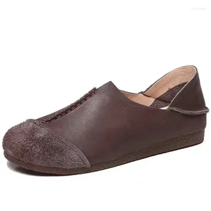 Vestido sapatos de couro costurados um pé no estilo de arte de obra plana polimento retrô dois desgaste