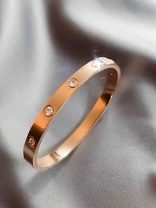 Designer trend internet berömda par tillbehör klassisk mångsidig carter non fading ljus lyx diamant inlay fashionabla nisch kvinnliga armband 3zw5